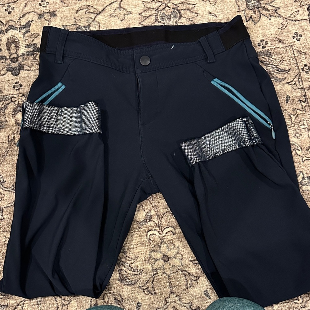 Columbia Men's Black Cargo Shorts with Blue Trim